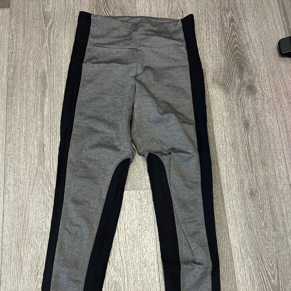Athleta Pants - Athlete Size S Leggings